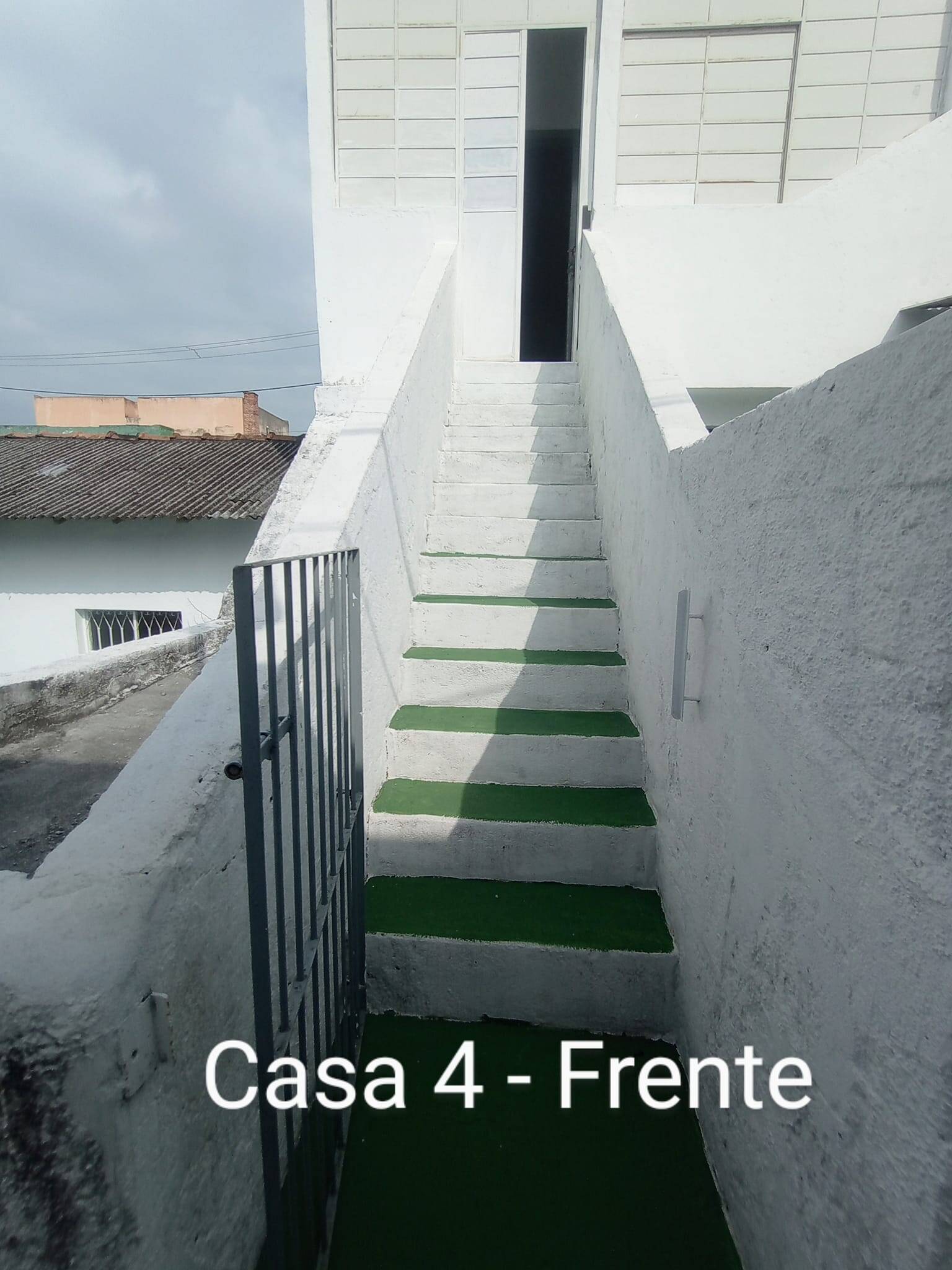 #18 - Sobrado para Locação em São Gonçalo - RJ