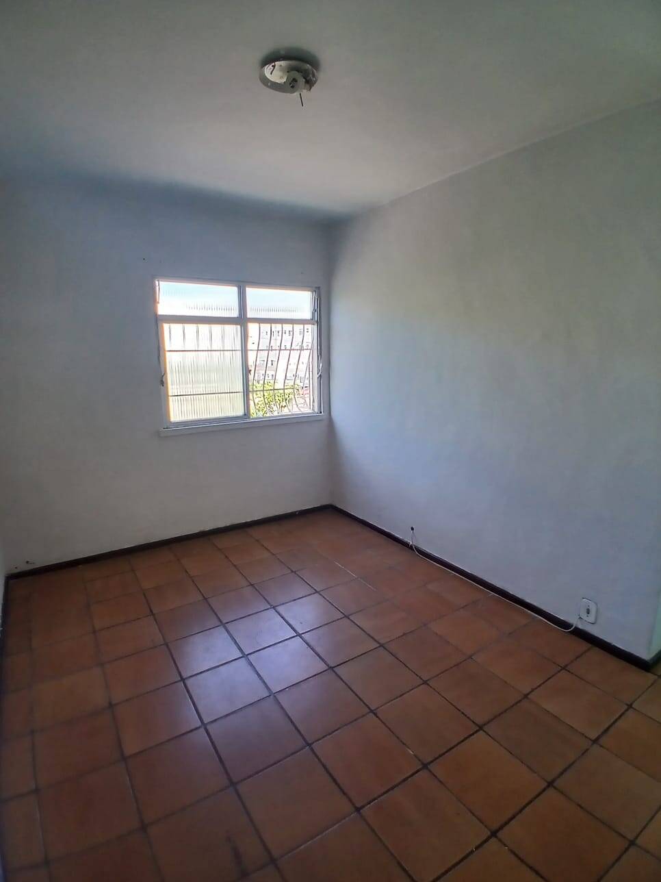 #35 - Apartamento para Locação em São Gonçalo - RJ